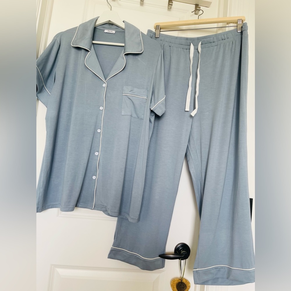 NWT Joyaria Women’s Super soft Button Down Pajamas Long Sleeve Set/Size Medium - Picture 4 of 8